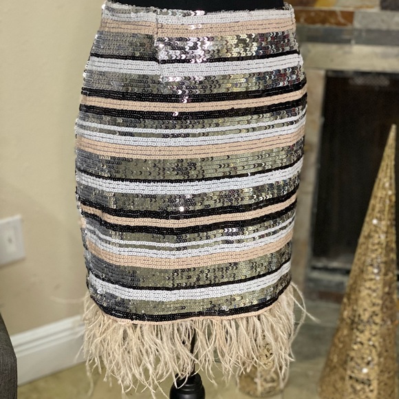 Pretty Little Thing Elva Nude Sequin Striped Skirt with Feather Bottom - Picture 5 of 5
